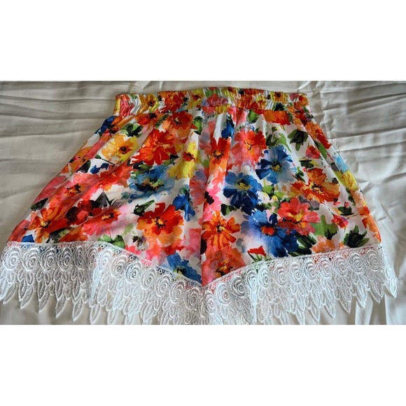 Miin Pants - Floral Lace Shorts By Miin Size Small